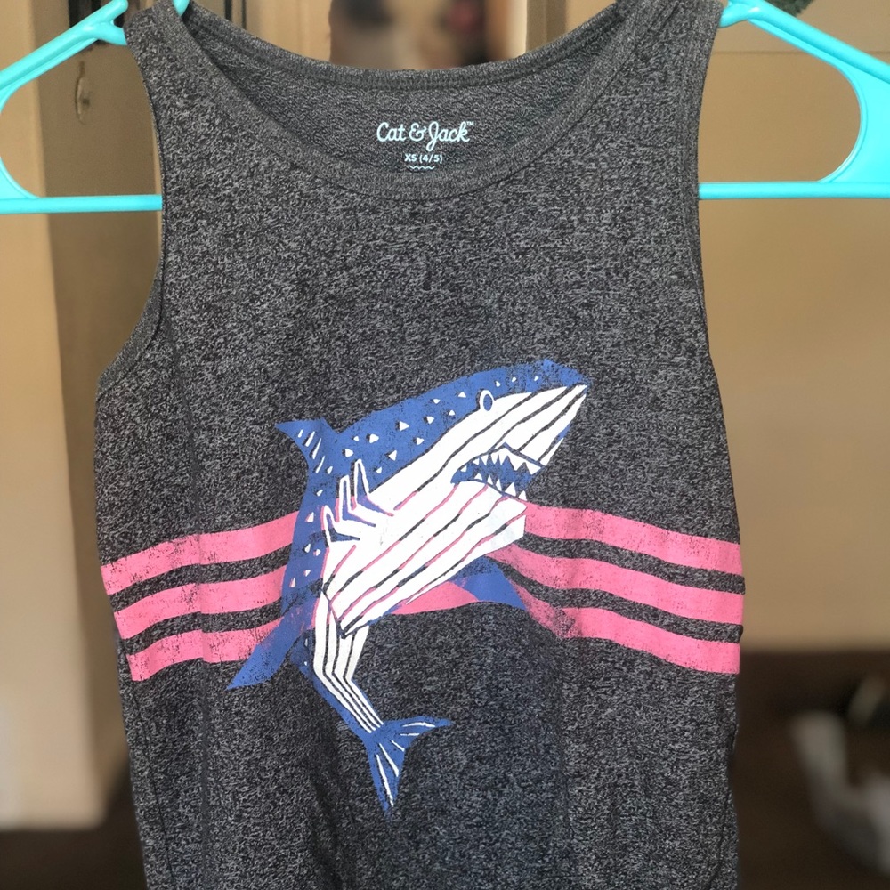 Cat and Jack Boys Tank With Shark. Size 5